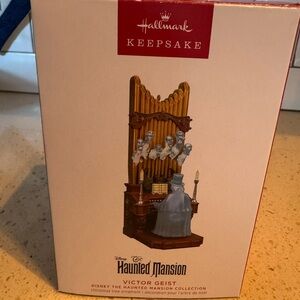 Hallmark Disney The Haunted Mansion Collection Victor Geist Ornament